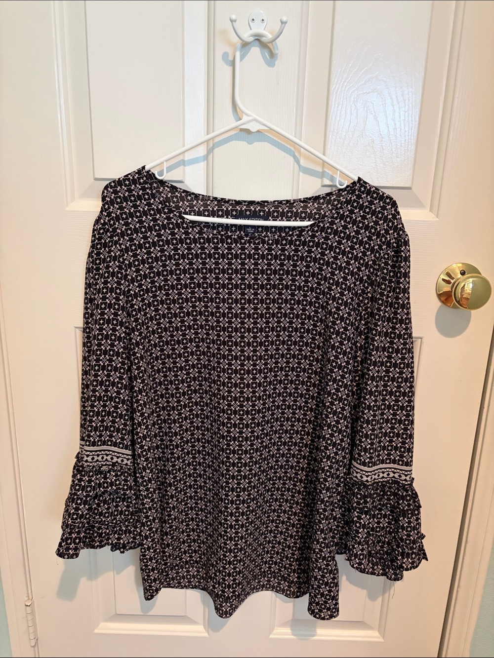Max Studio Black and White Geometric Bell Sleeve Top